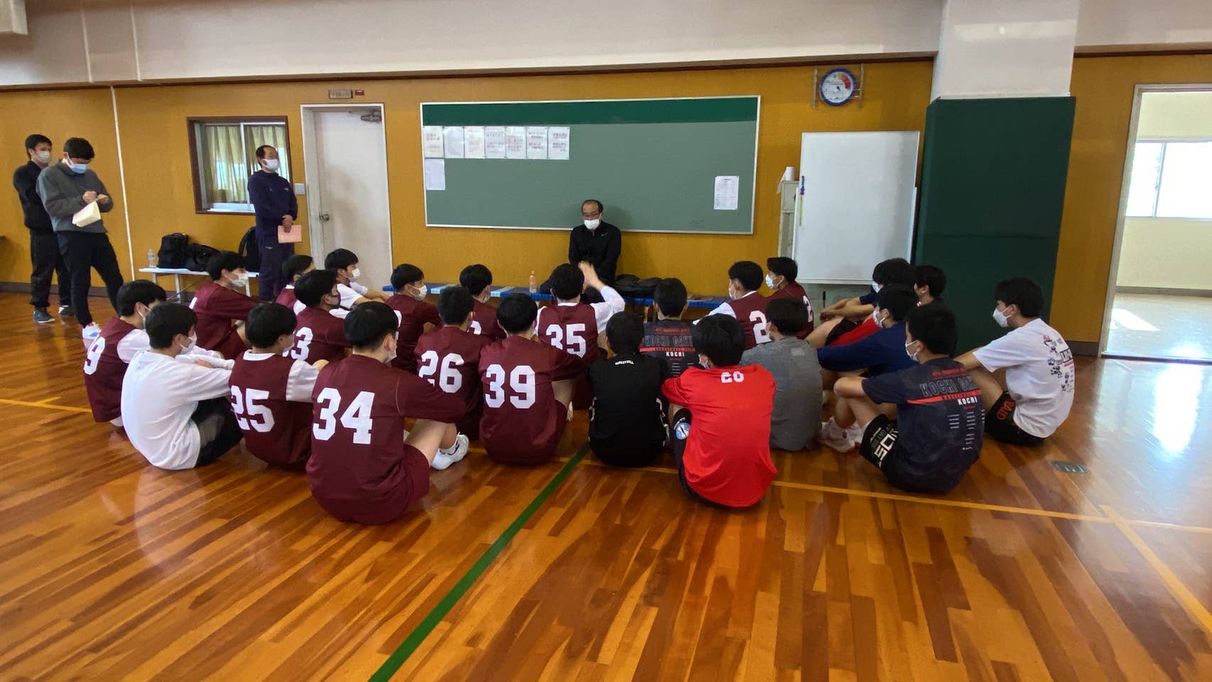 第2回高知学園中学高等学校男子バスケットボール部ミーティング＆クリニック、及び指導者講習会を開催