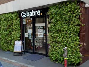 当社グループ会社運営のカフェ・バー・ブレッド店「Cababre」オープンしました。